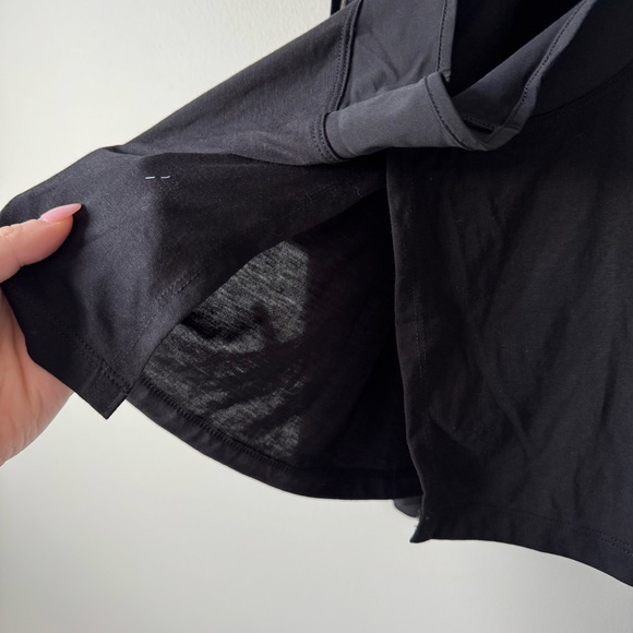 Old Navy Ultralite Go Dry Black Sleeveless Women's Top - Picture 8 of 9